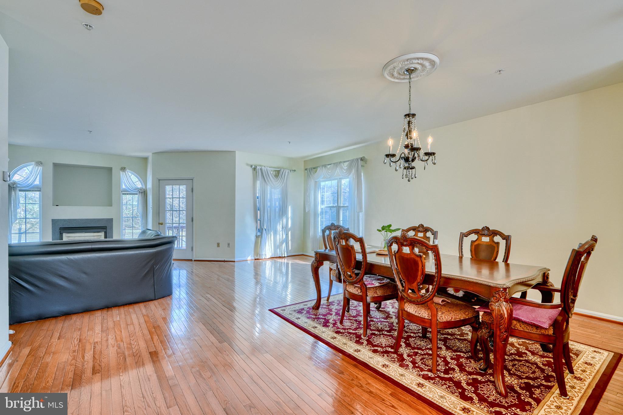 RIVER HILL - Residential