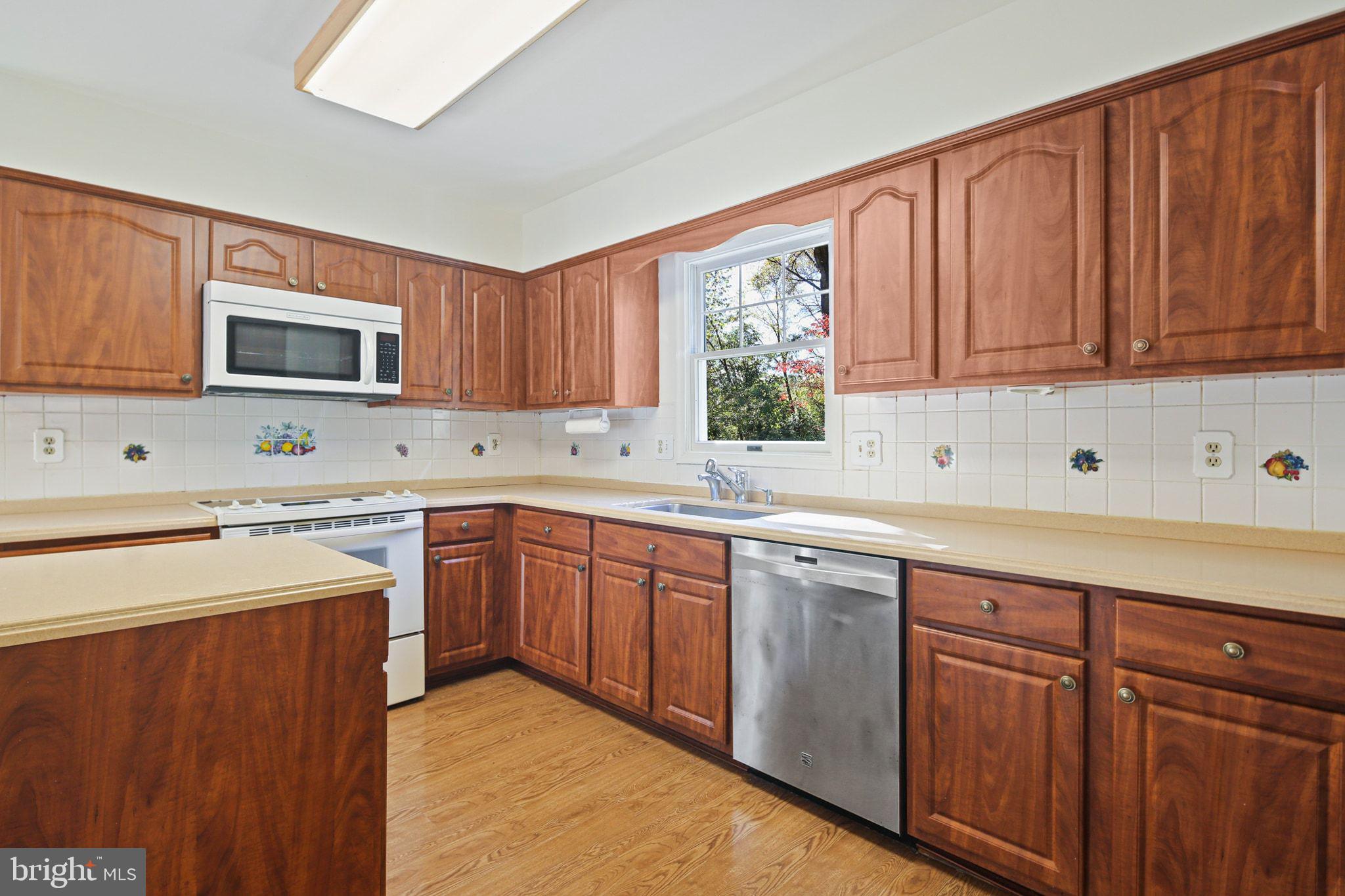 BURLEIGH MANOR - Residential