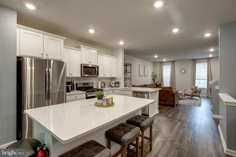 Townhouse For Sale - 104 Levis Drive<br/> MOUNT HOLLY, NJ 08060