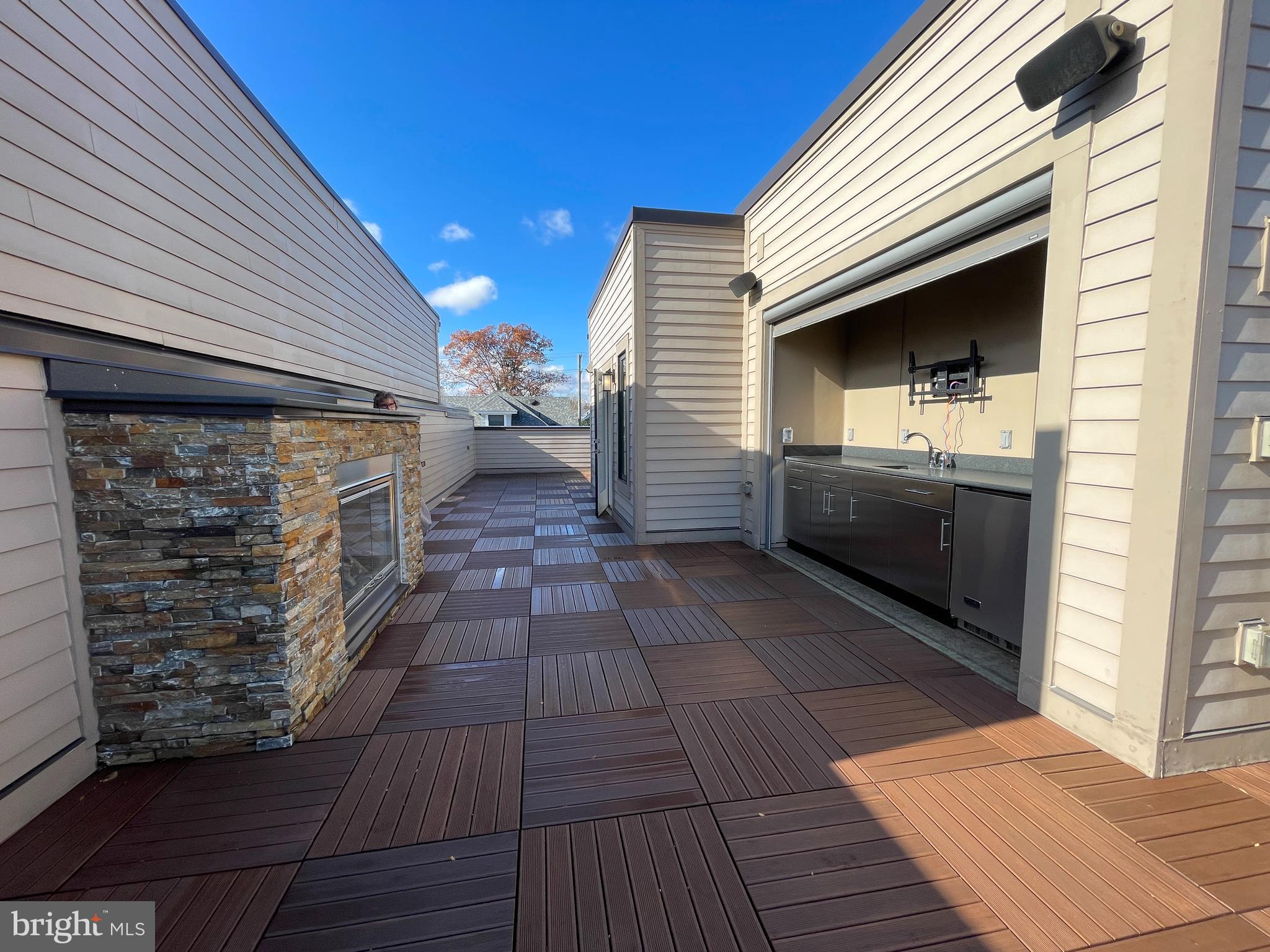 GROSVENOR HEIGHTS - Residential