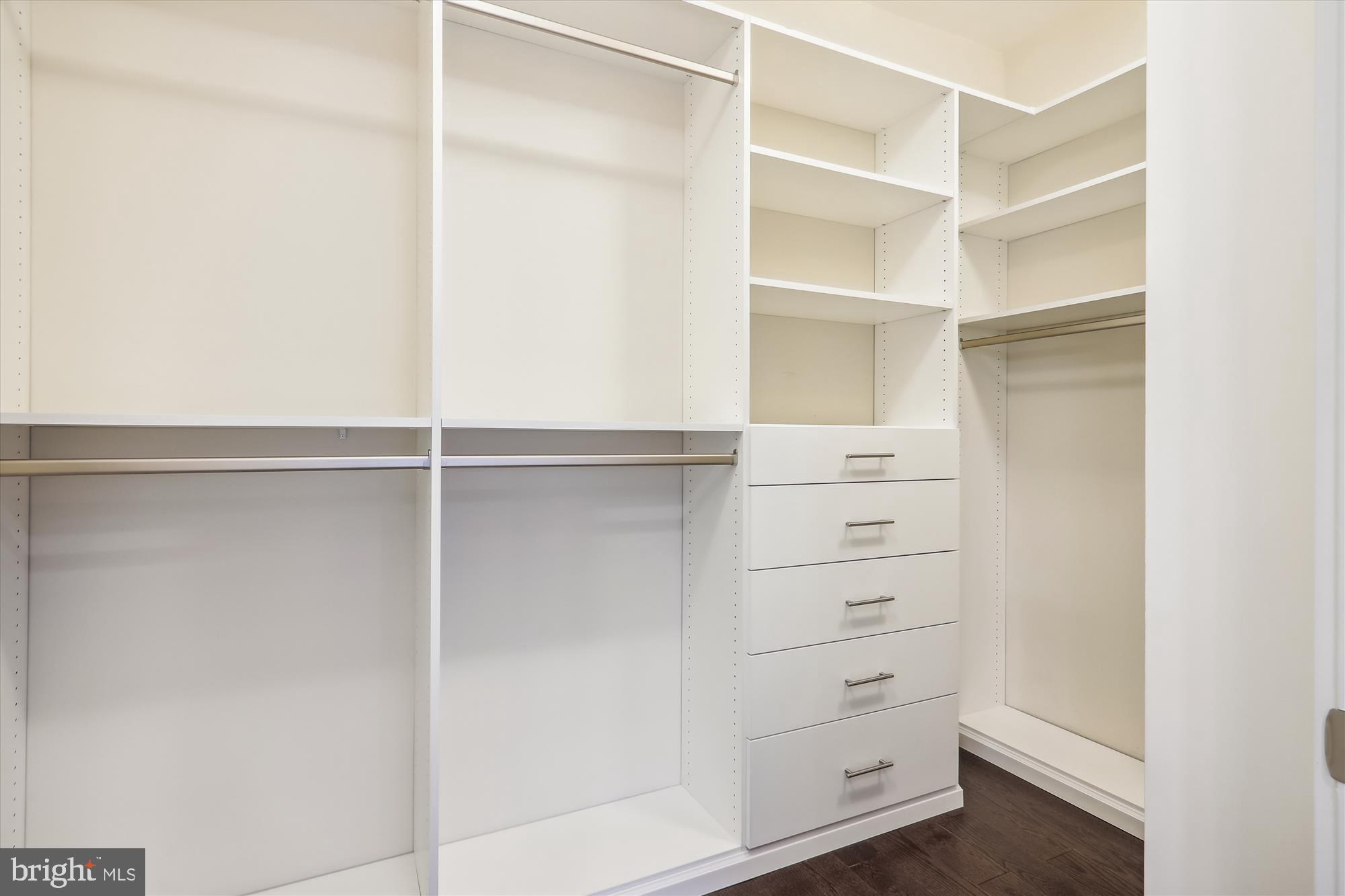 GROSVENOR HEIGHTS - Residential