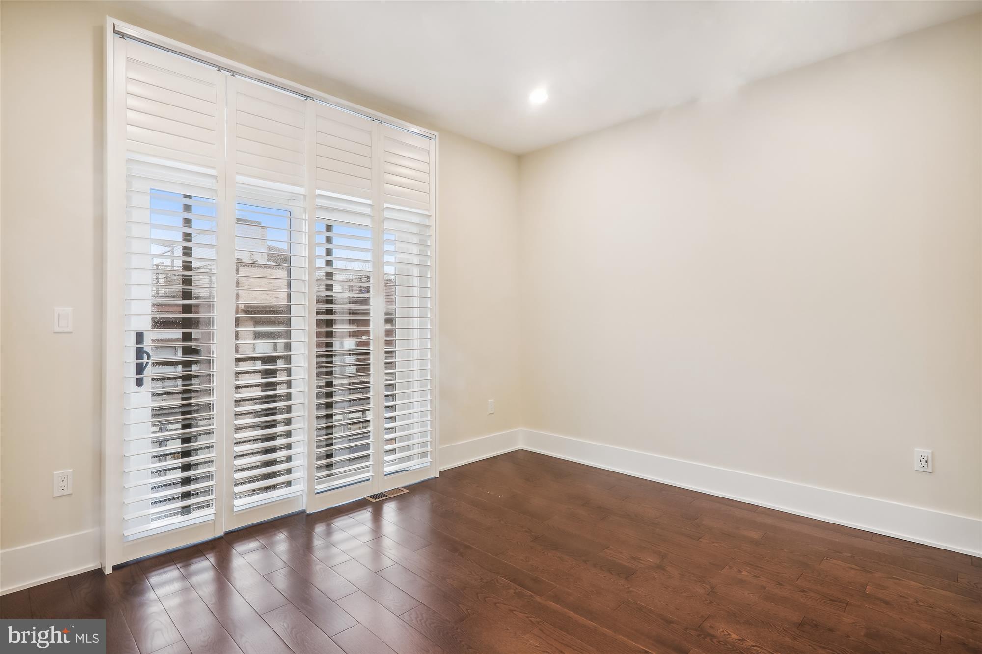 GROSVENOR HEIGHTS - Residential
