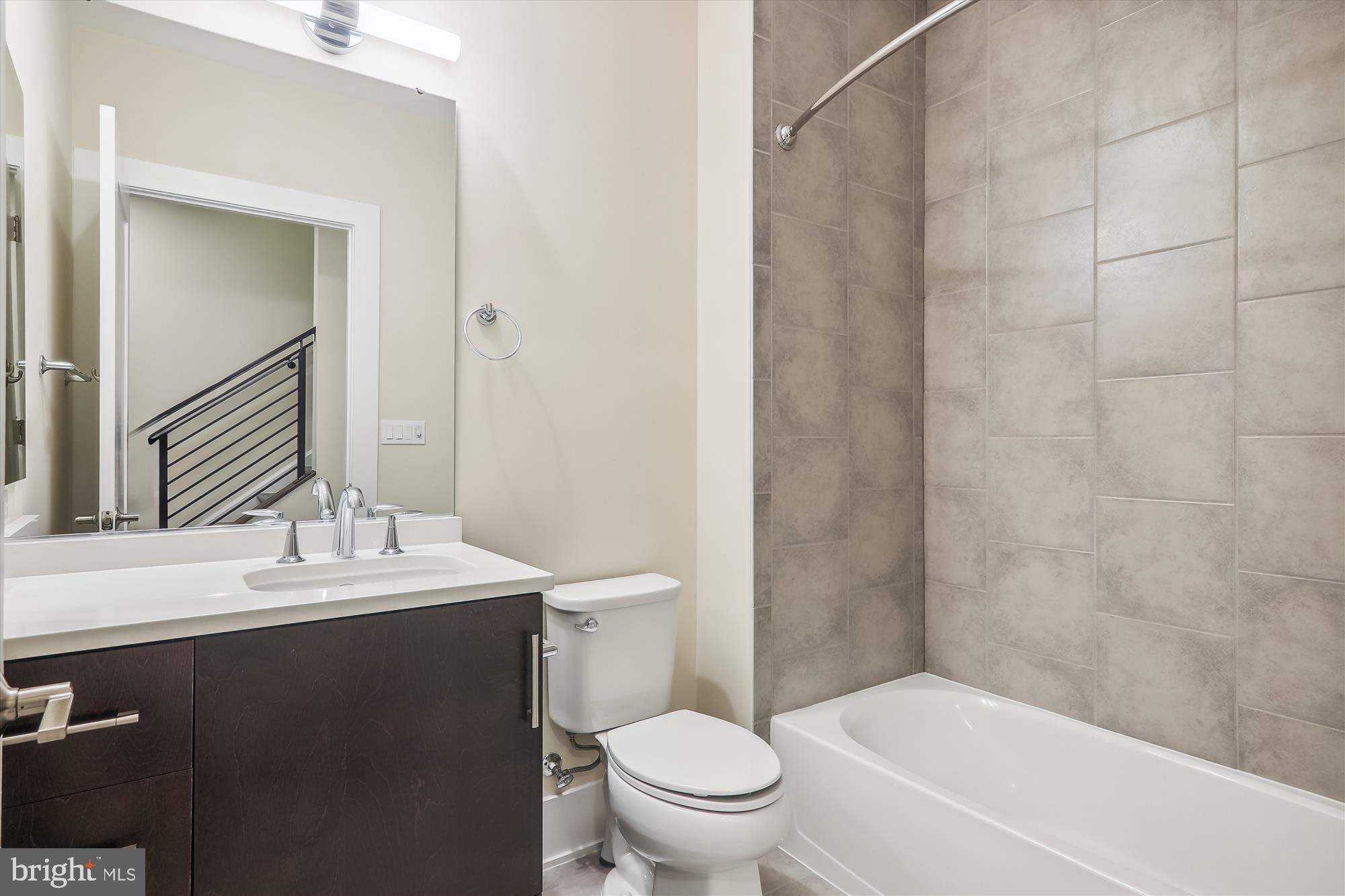 GROSVENOR HEIGHTS - Residential