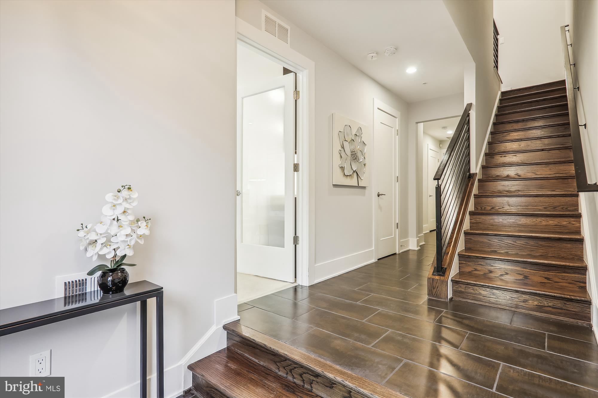 GROSVENOR HEIGHTS - Residential