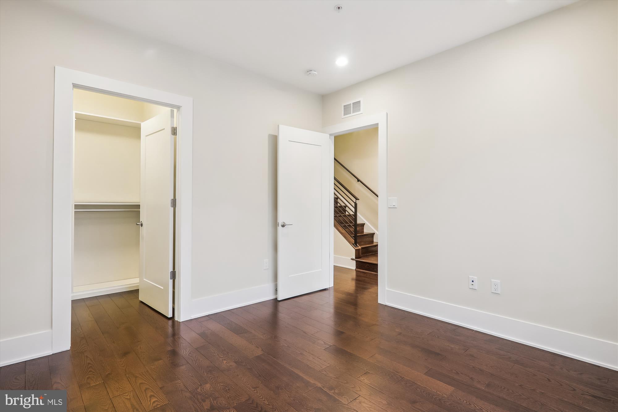 GROSVENOR HEIGHTS - Residential