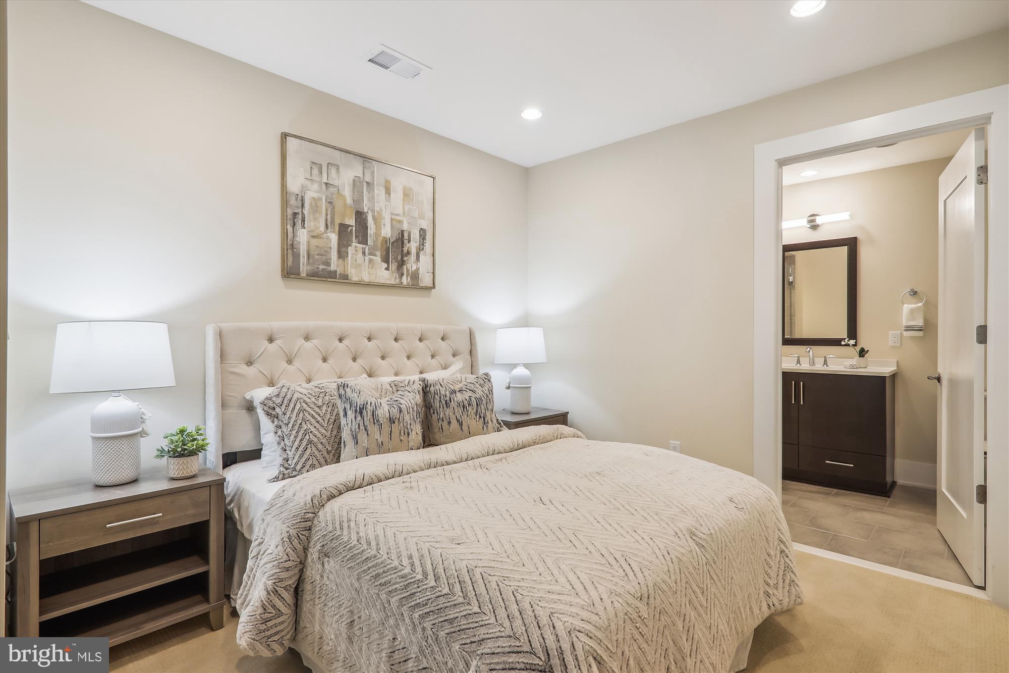 GROSVENOR HEIGHTS - Residential