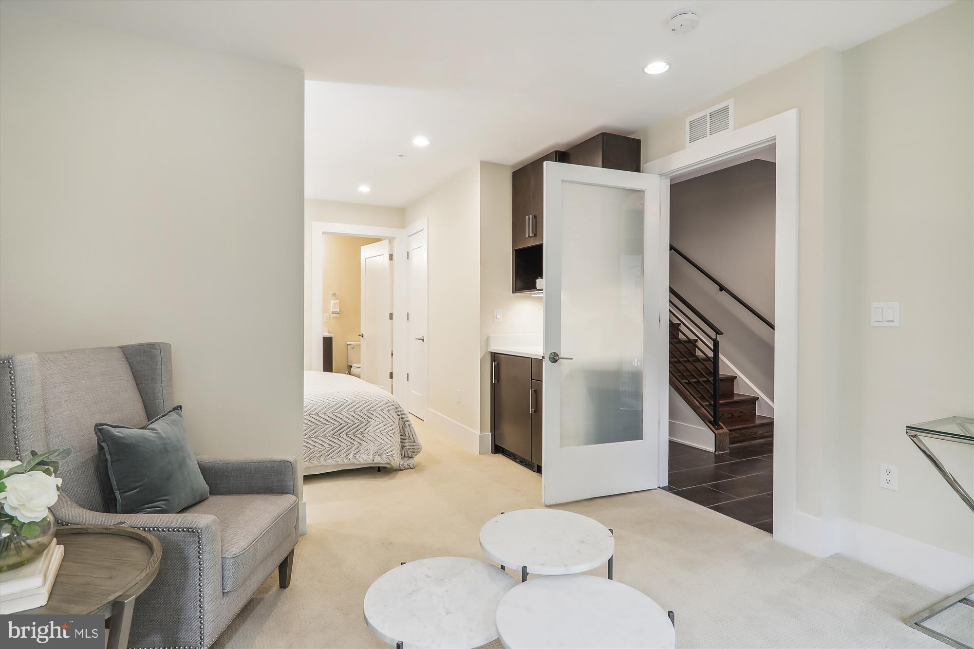 GROSVENOR HEIGHTS - Residential