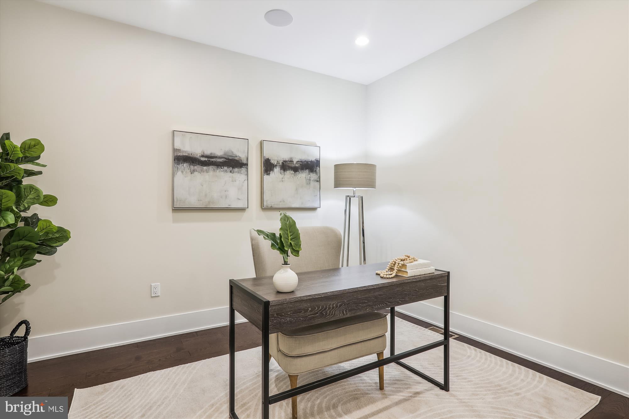 GROSVENOR HEIGHTS - Residential