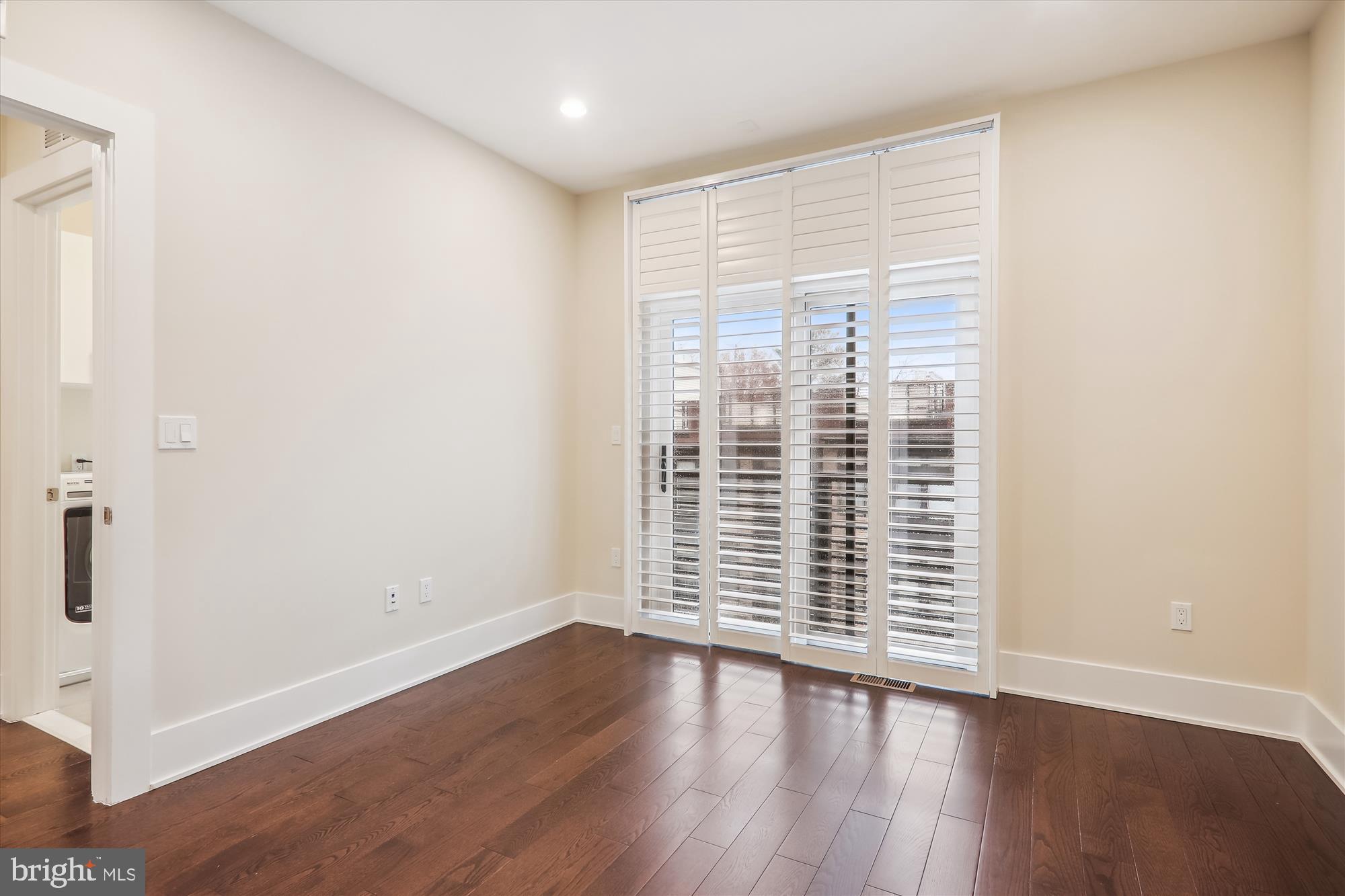 GROSVENOR HEIGHTS - Residential