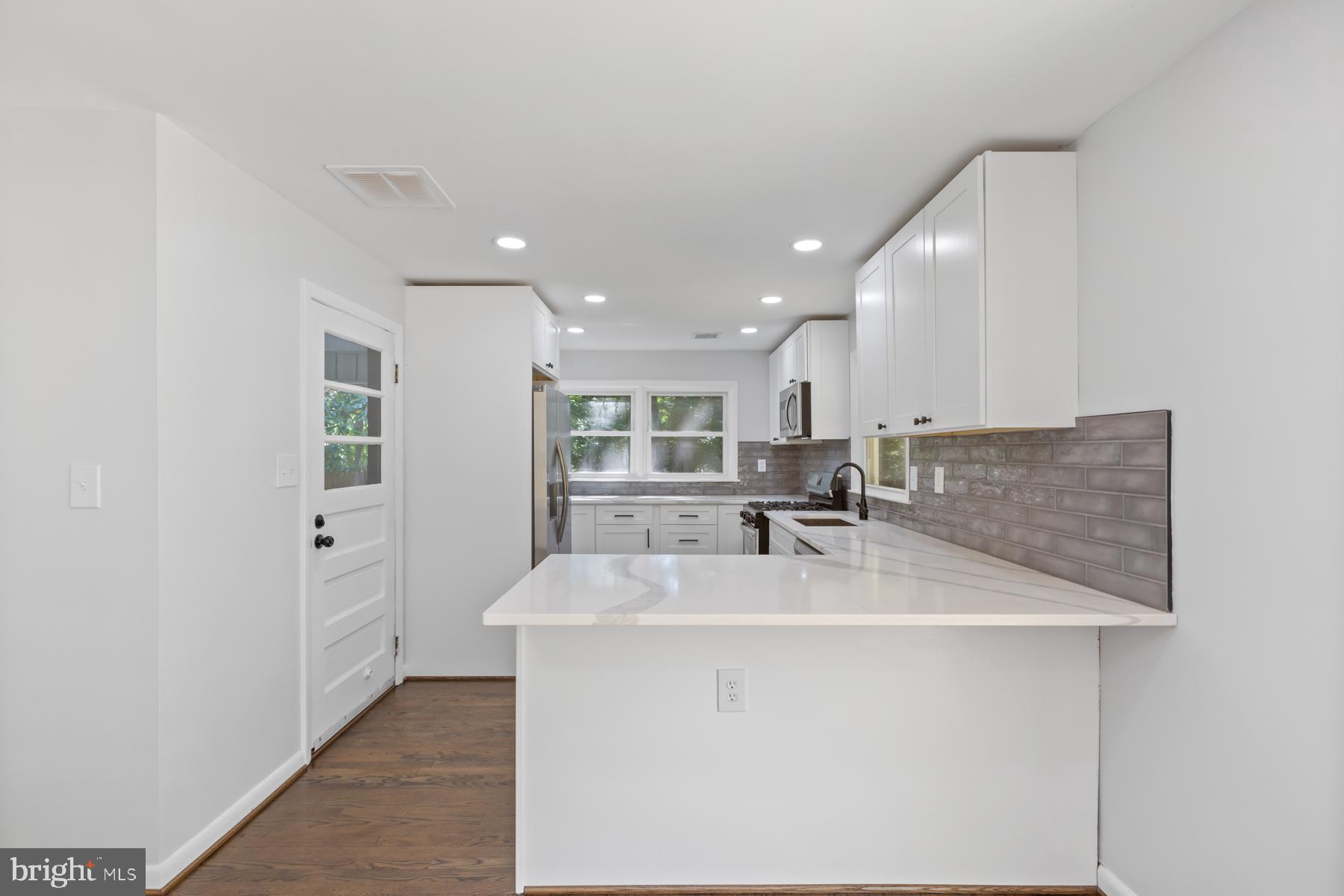 BROADWATER ESTATES - Residential