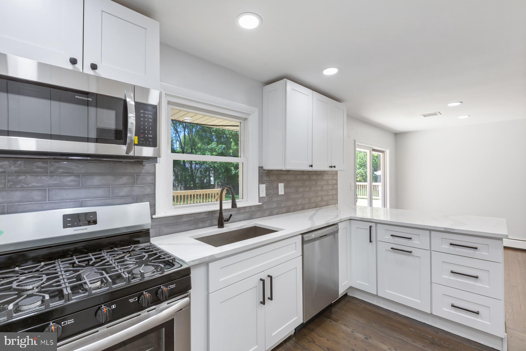 BROADWATER ESTATES - Residential