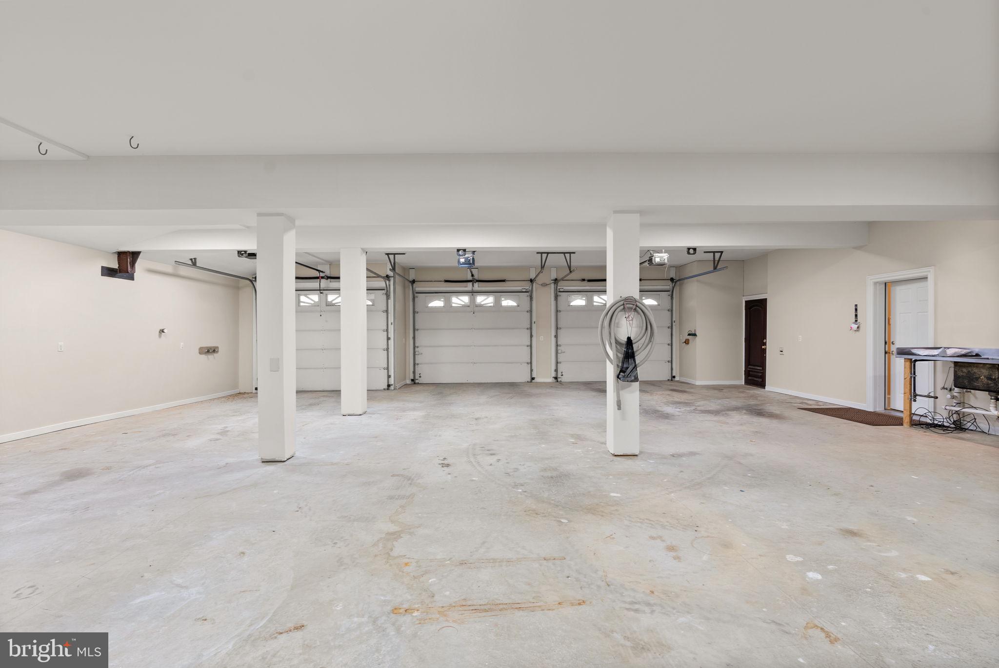 NICHOLSONS MANOR - Residential