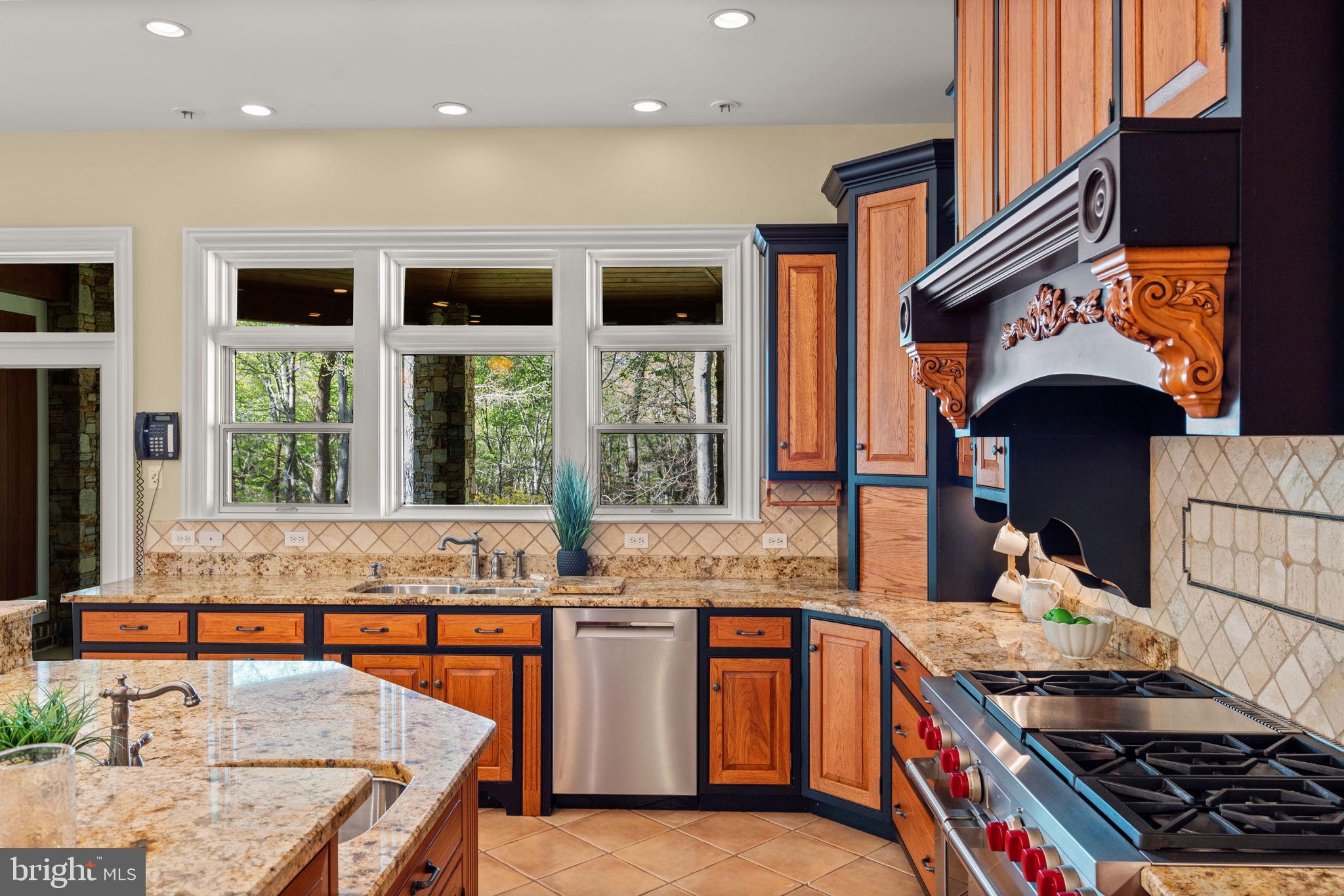 NICHOLSONS MANOR - Residential