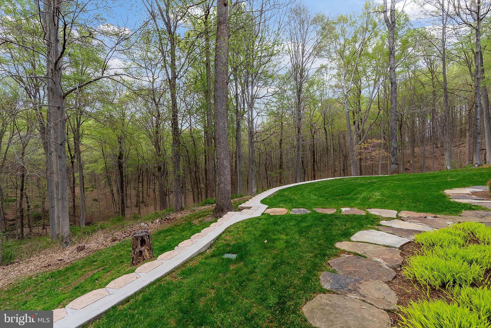 NICHOLSONS MANOR - Residential