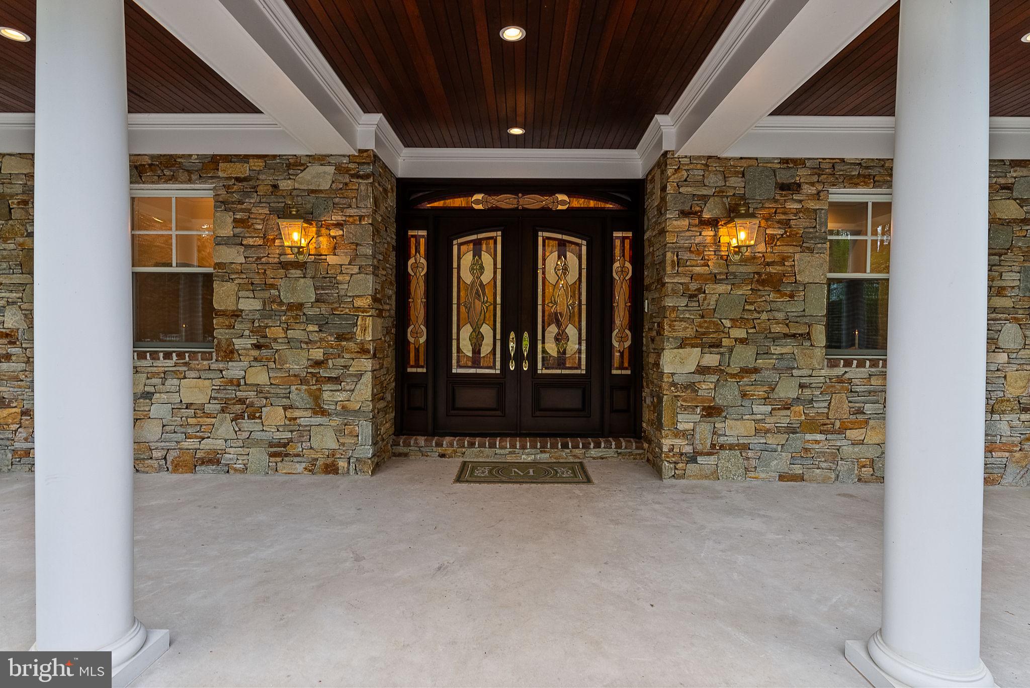 25 BRETT MANOR COURT