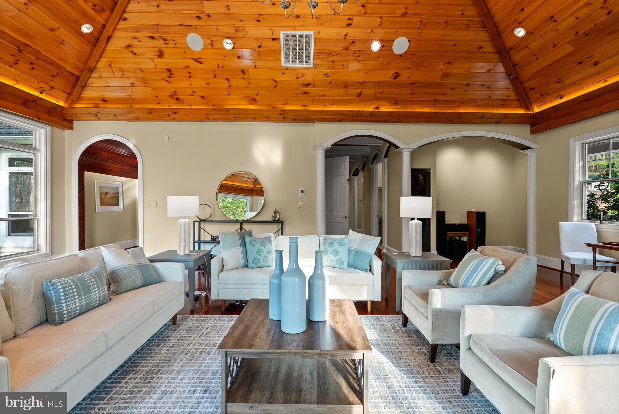 NICHOLSONS MANOR - Residential