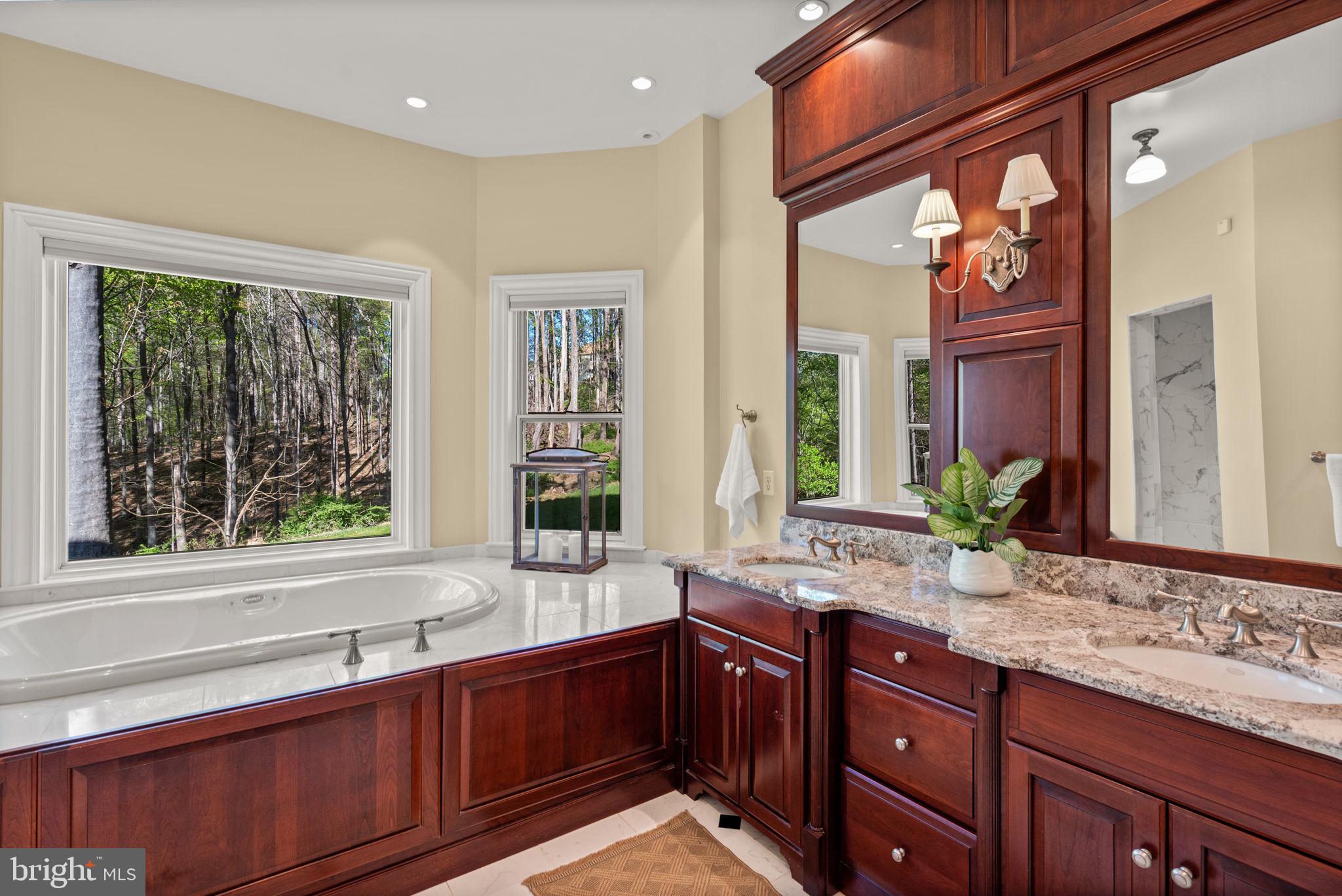 NICHOLSONS MANOR - Residential