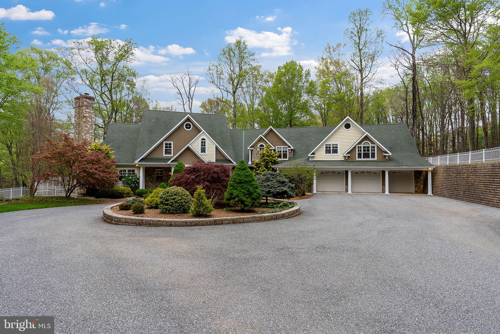 NICHOLSONS MANOR - Residential