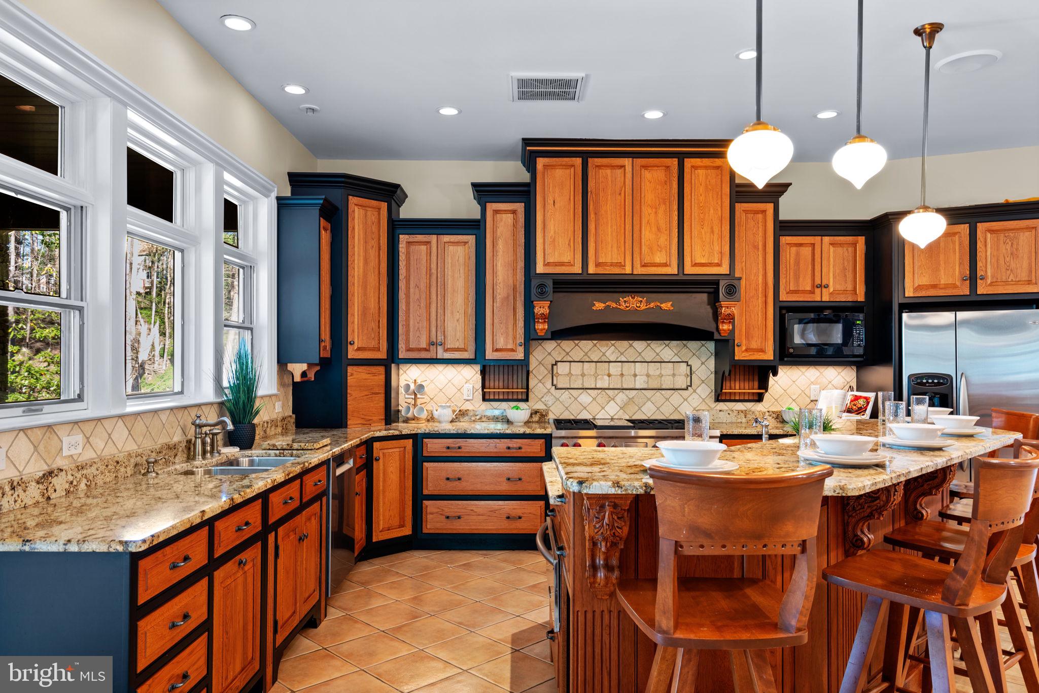 NICHOLSONS MANOR - Residential