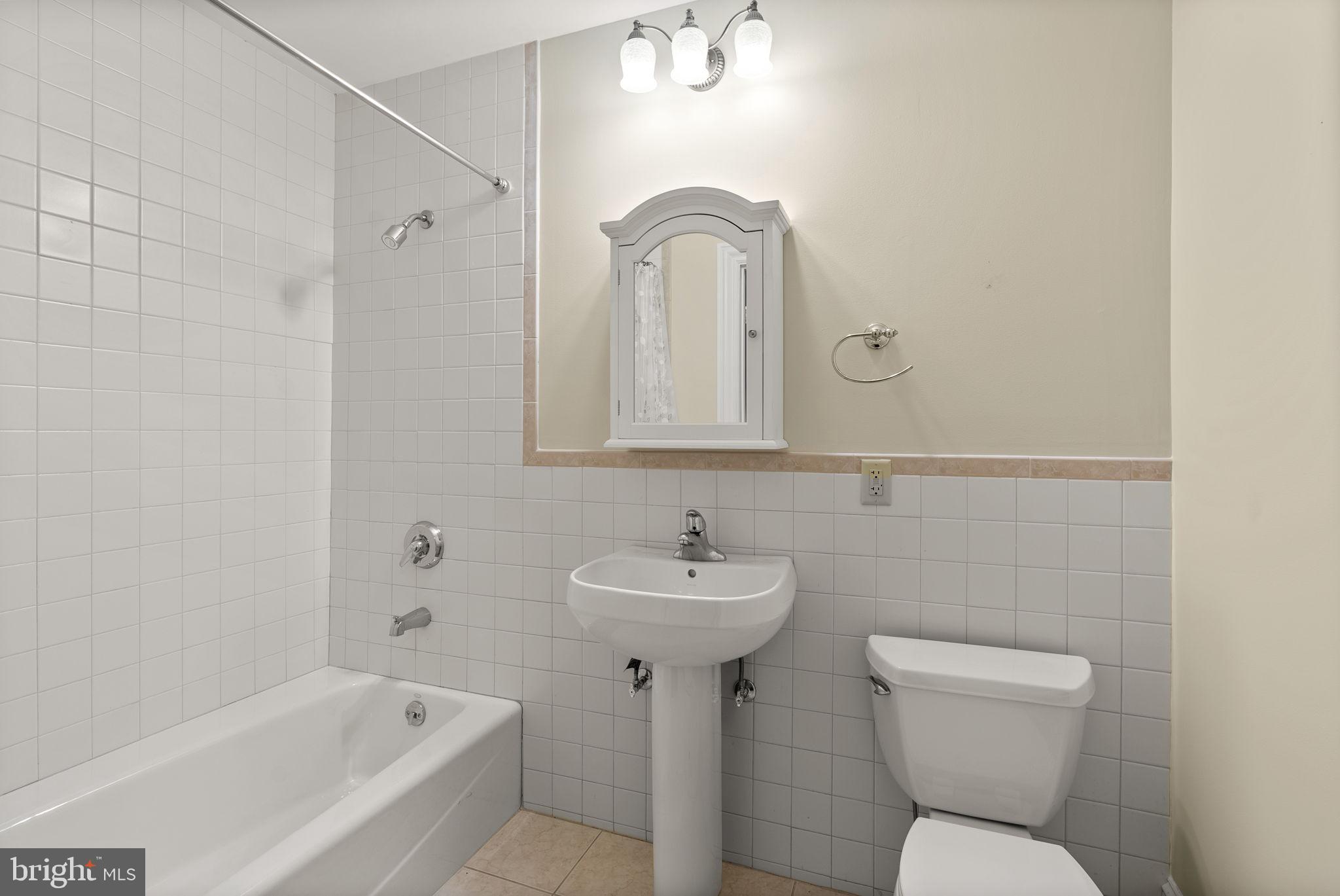 NICHOLSONS MANOR - Residential