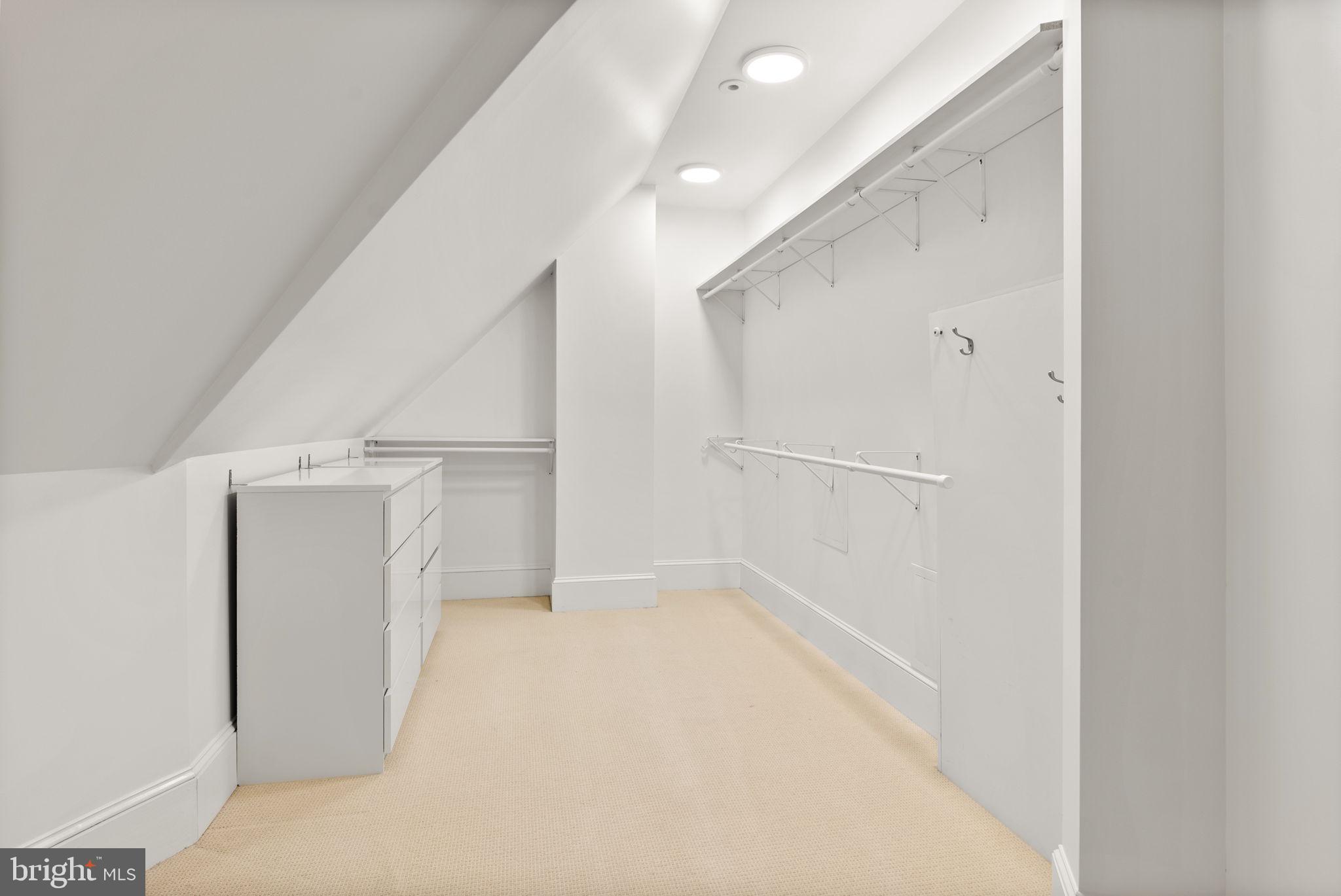 NICHOLSONS MANOR - Residential