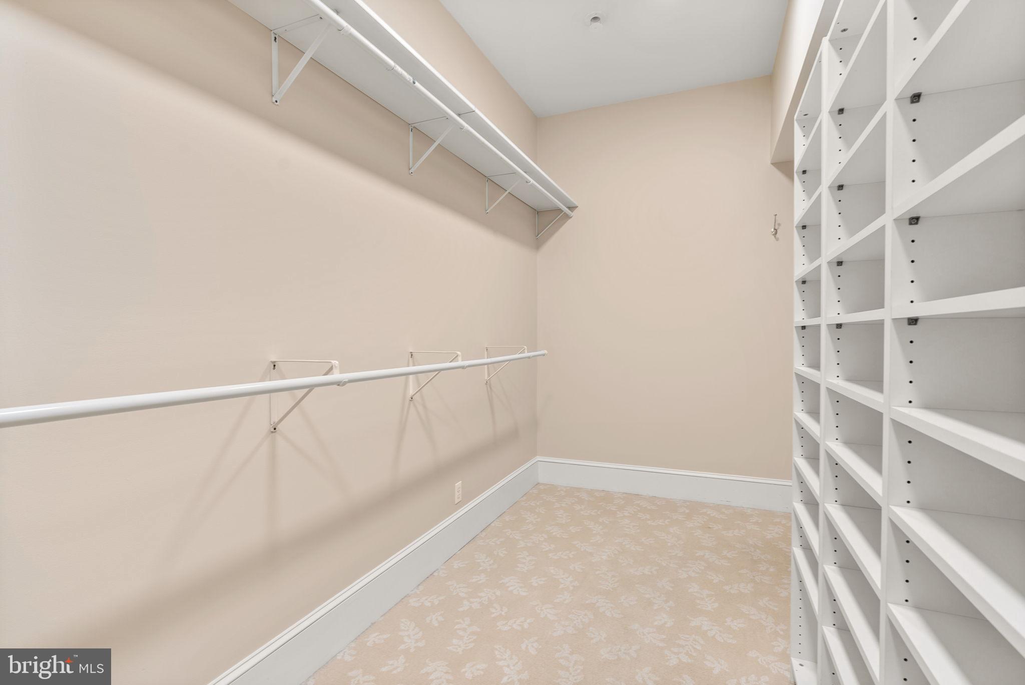 NICHOLSONS MANOR - Residential