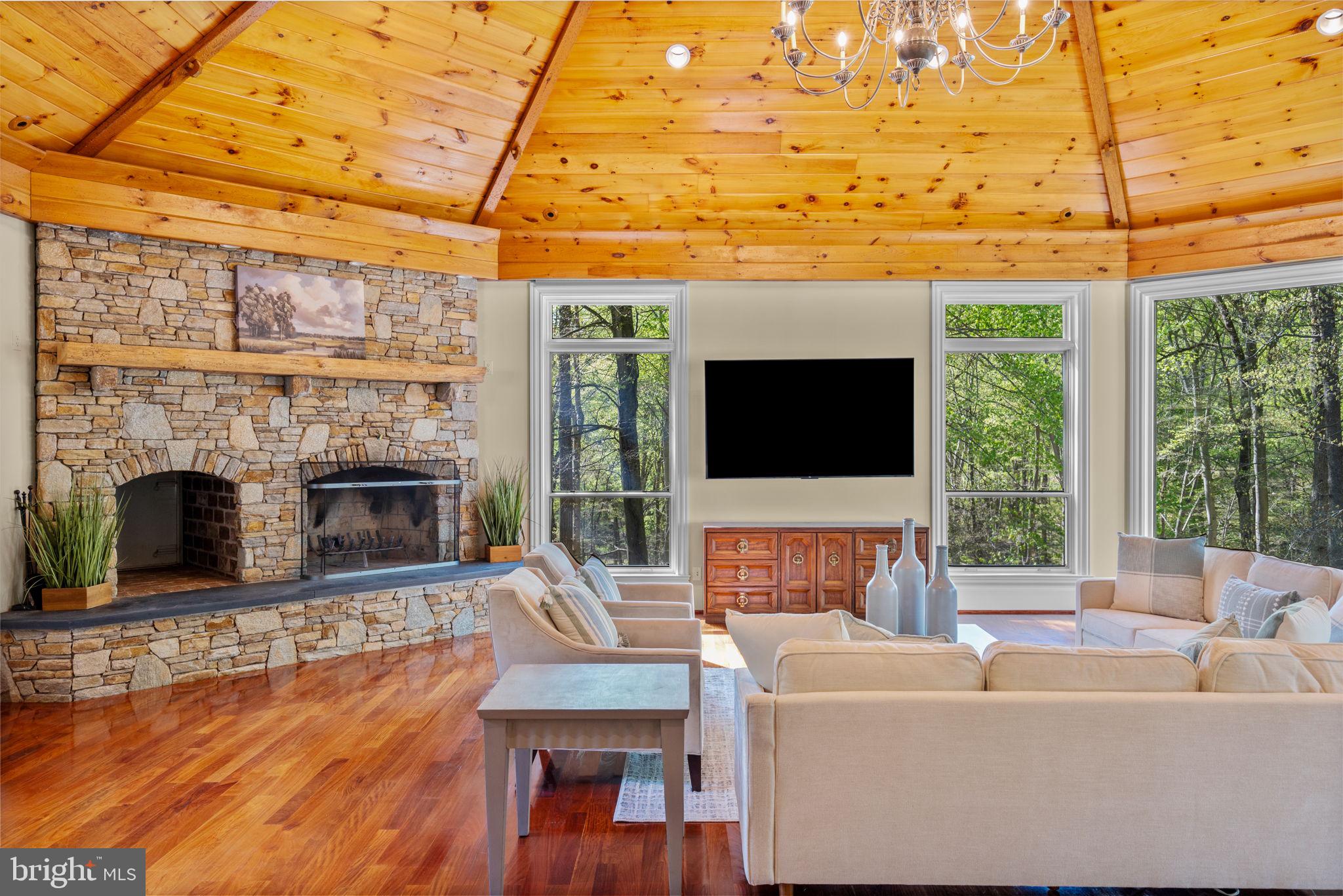 NICHOLSONS MANOR - Residential