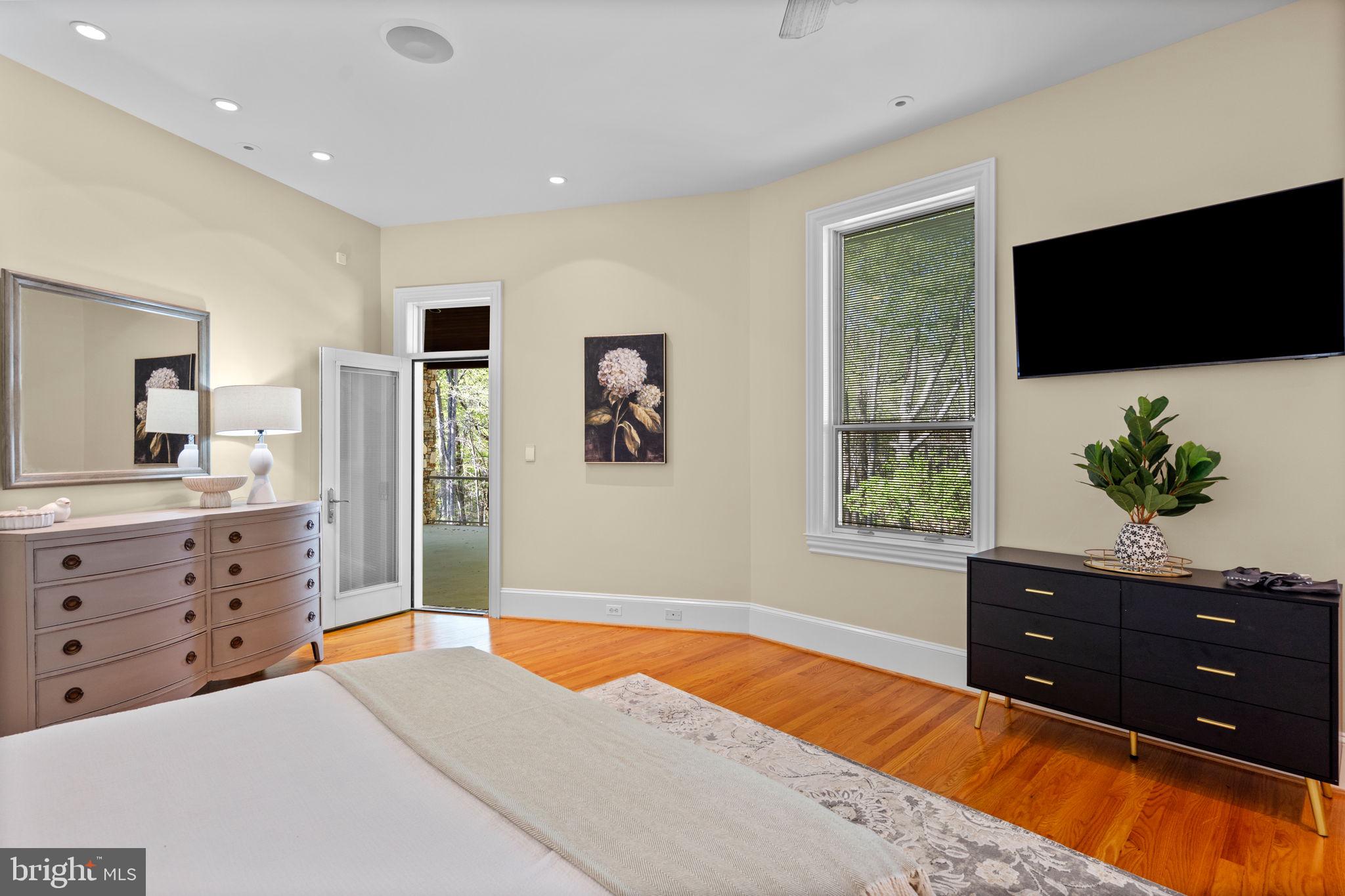 NICHOLSONS MANOR - Residential