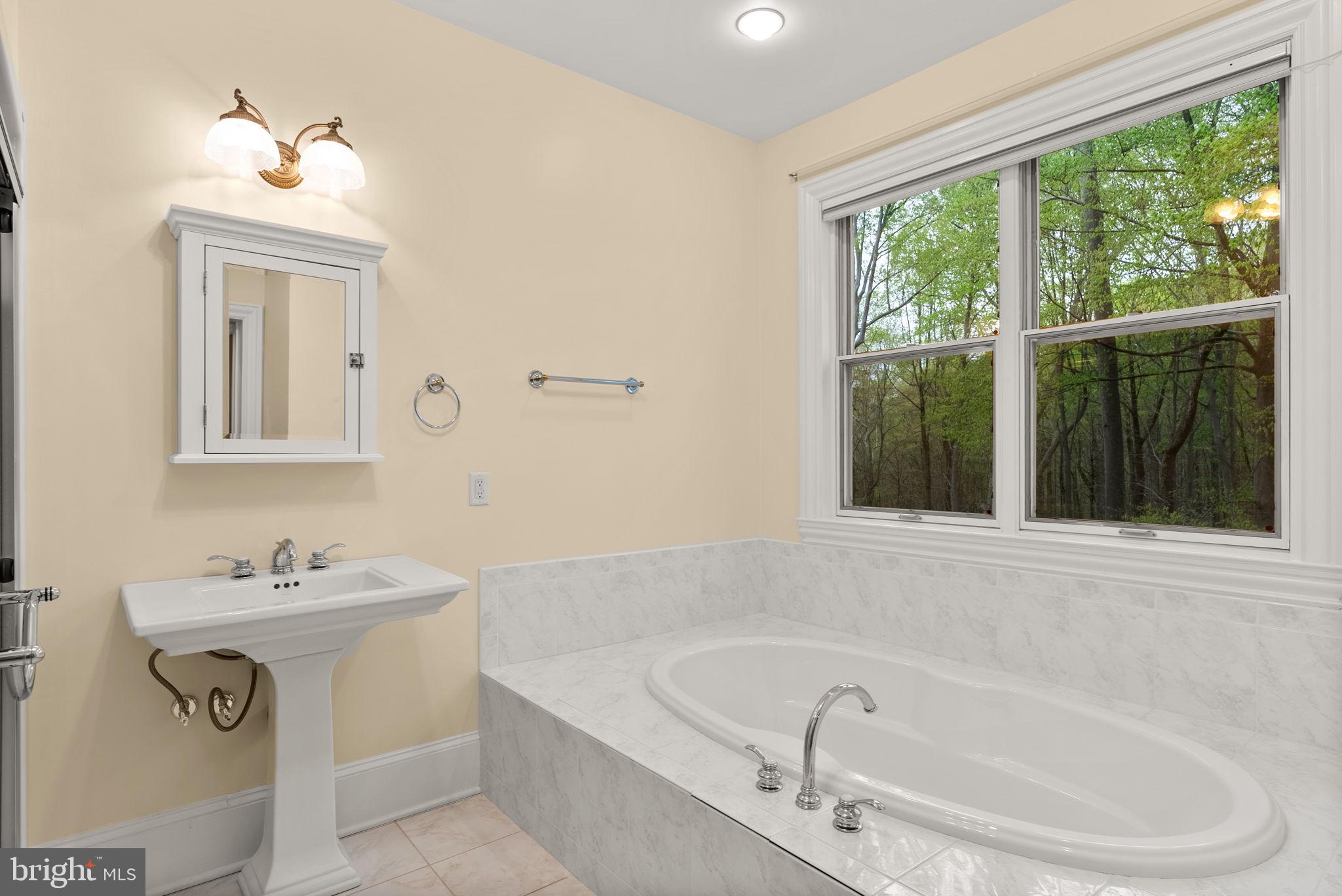 NICHOLSONS MANOR - Residential