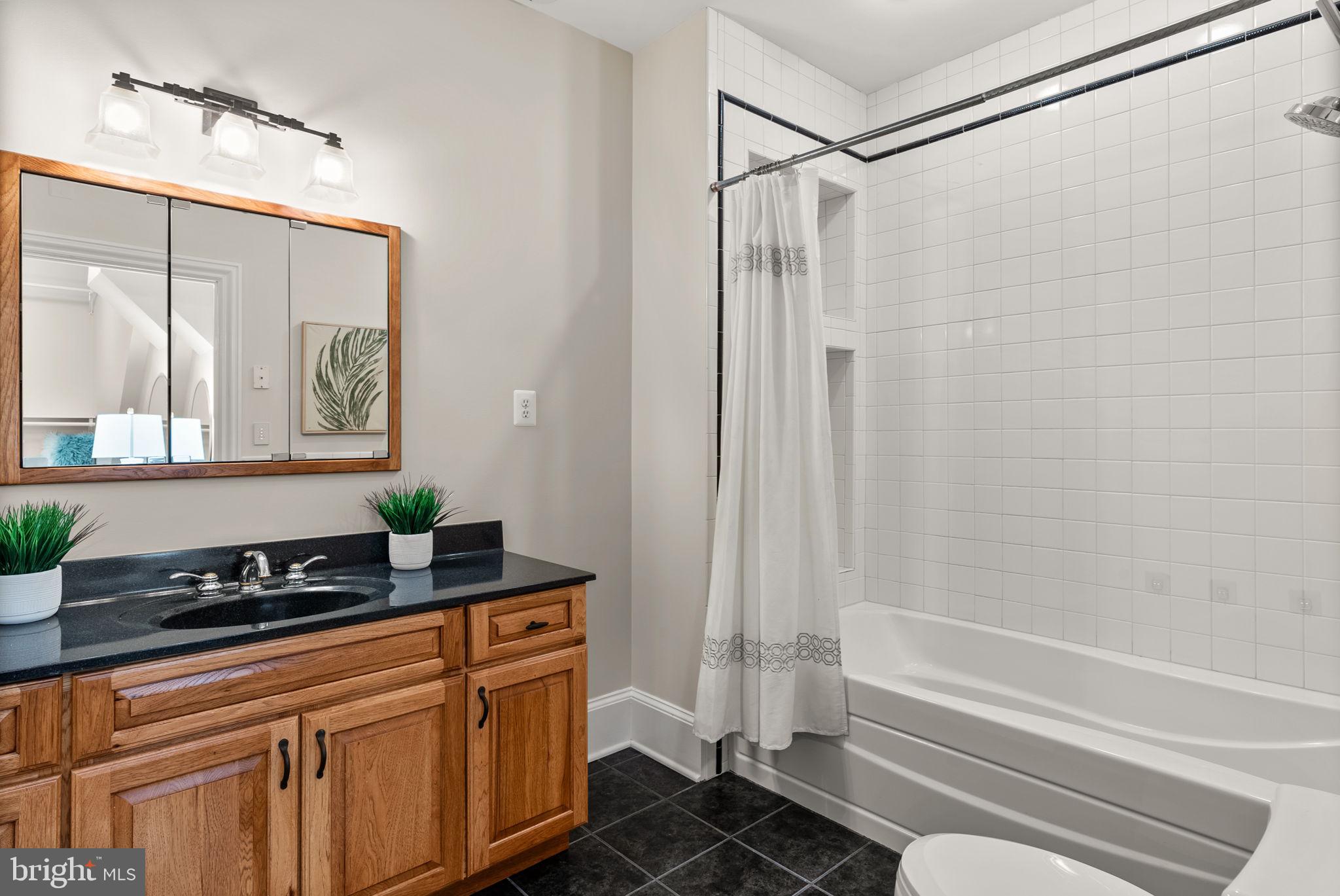 NICHOLSONS MANOR - Residential