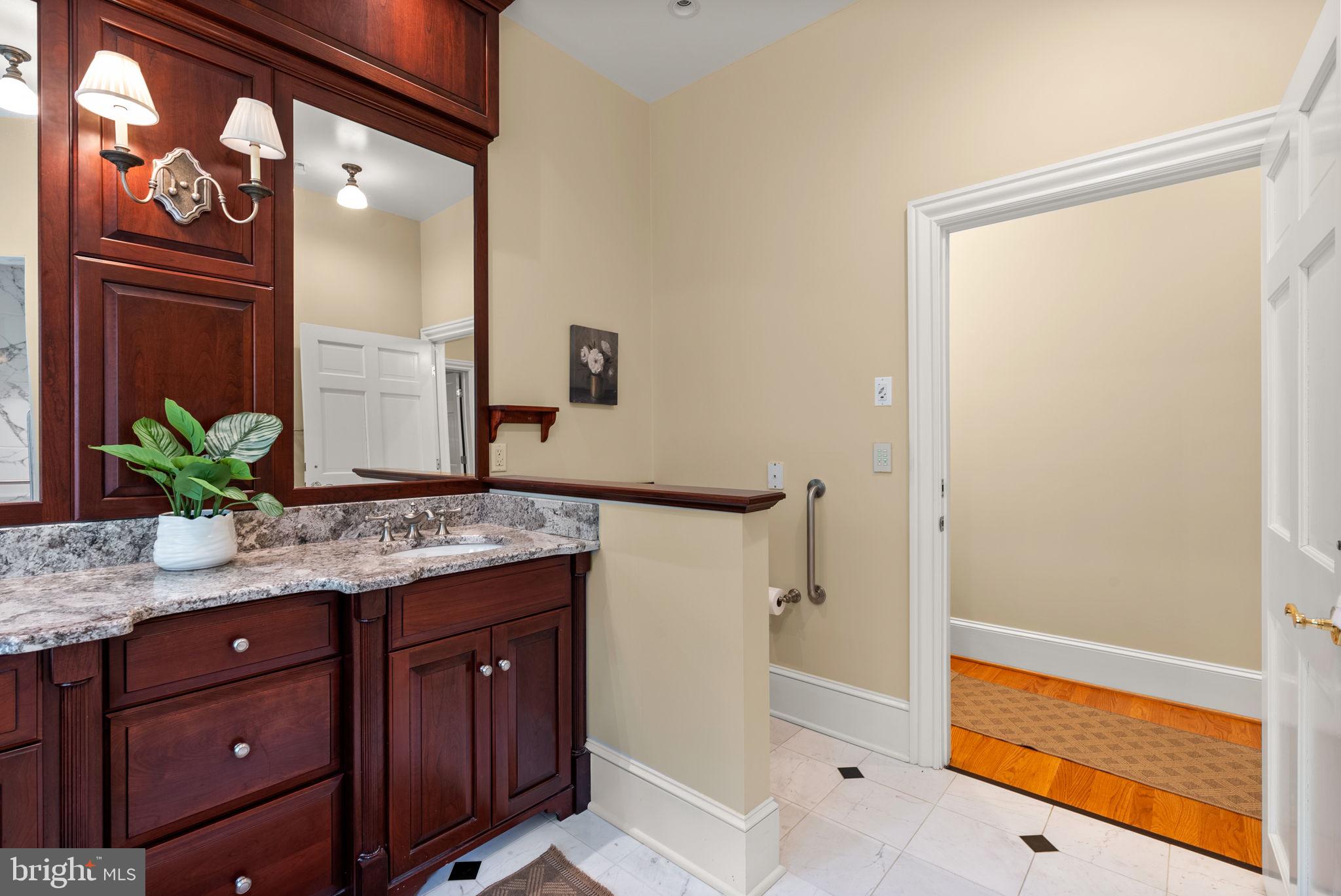 NICHOLSONS MANOR - Residential