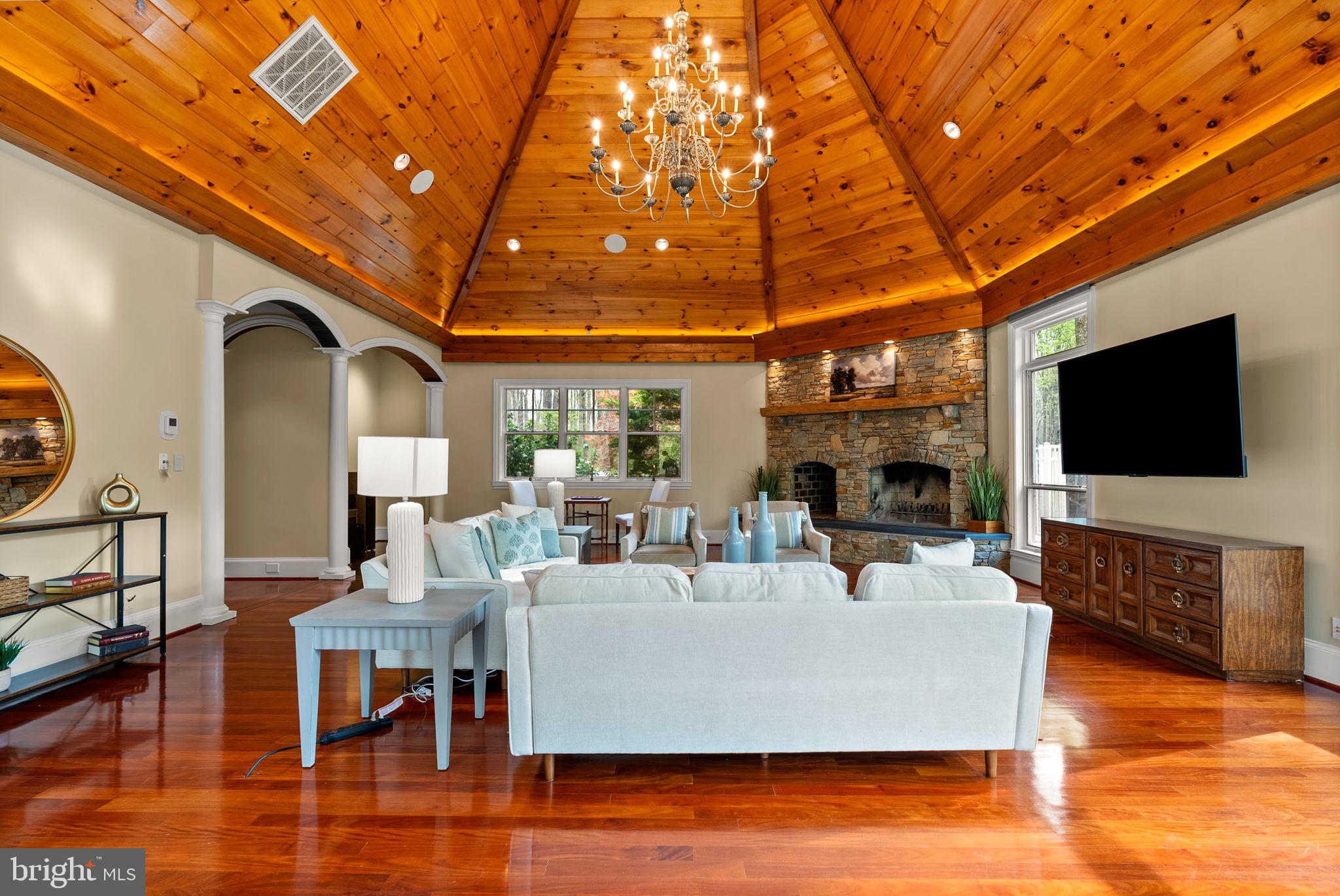 NICHOLSONS MANOR - Residential