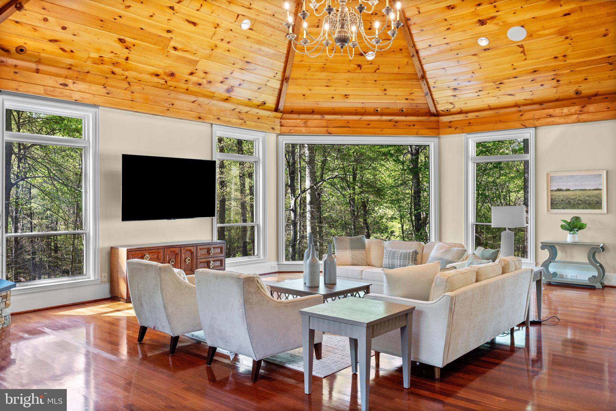 NICHOLSONS MANOR - Residential