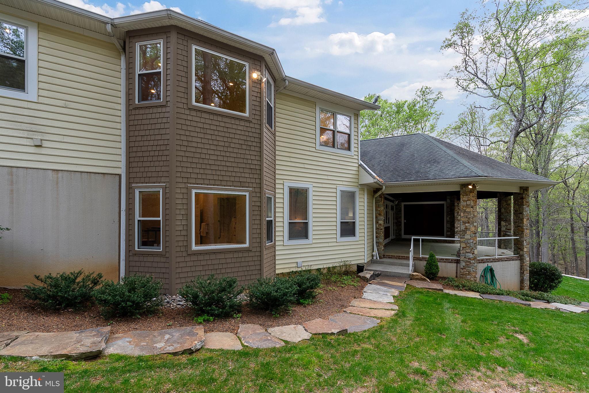 NICHOLSONS MANOR - Residential