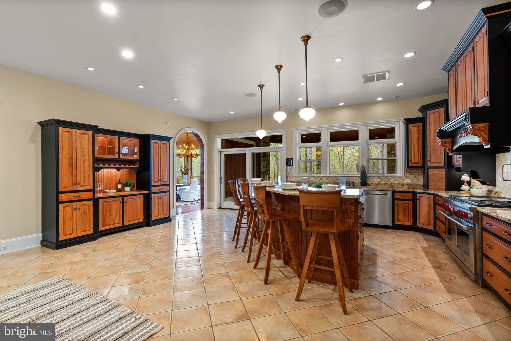 NICHOLSONS MANOR - Residential