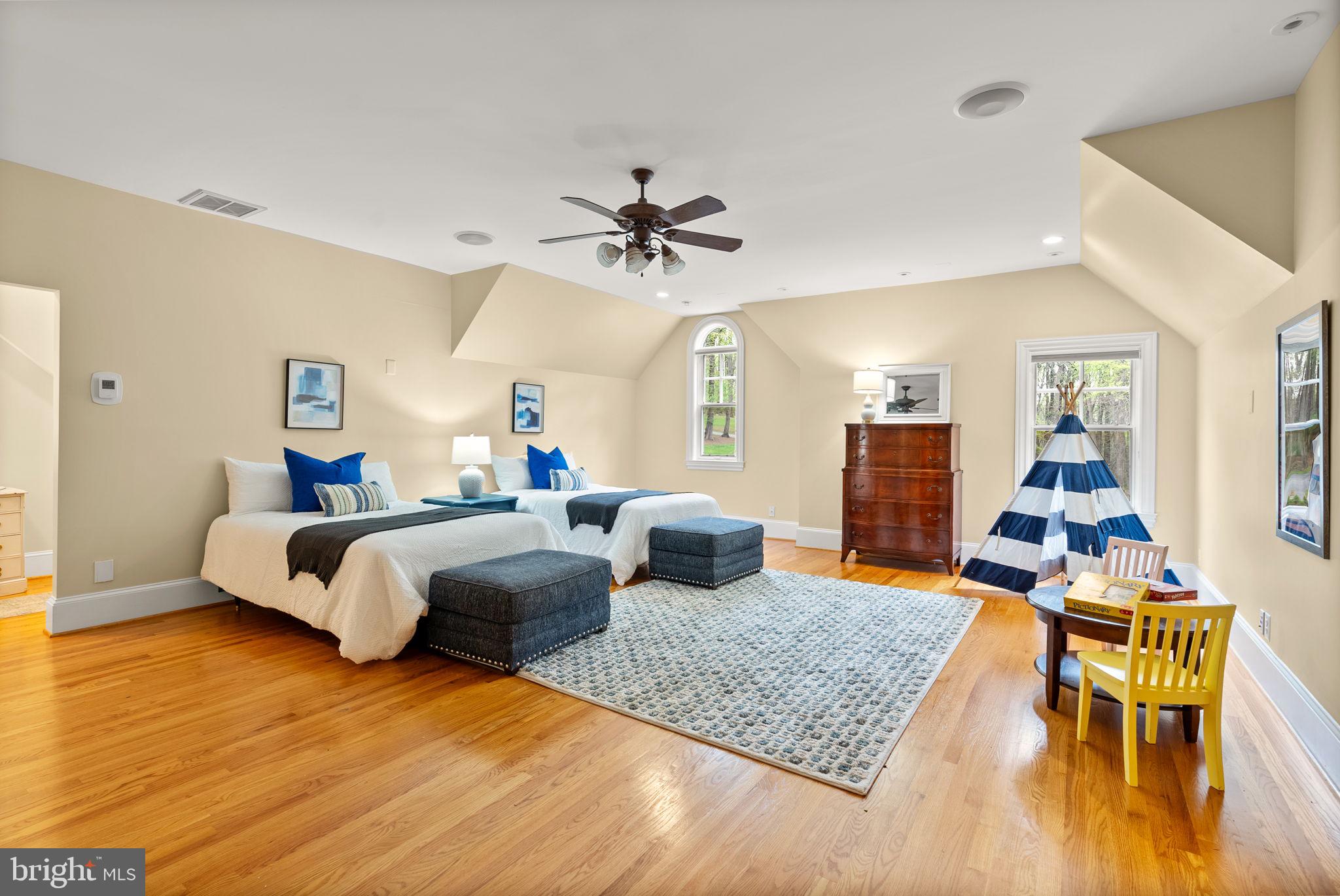 NICHOLSONS MANOR - Residential