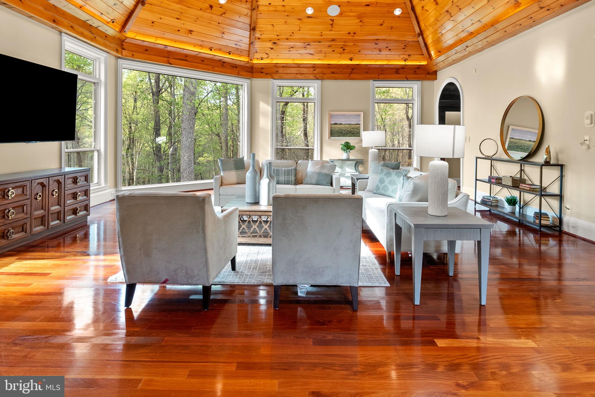 NICHOLSONS MANOR - Residential