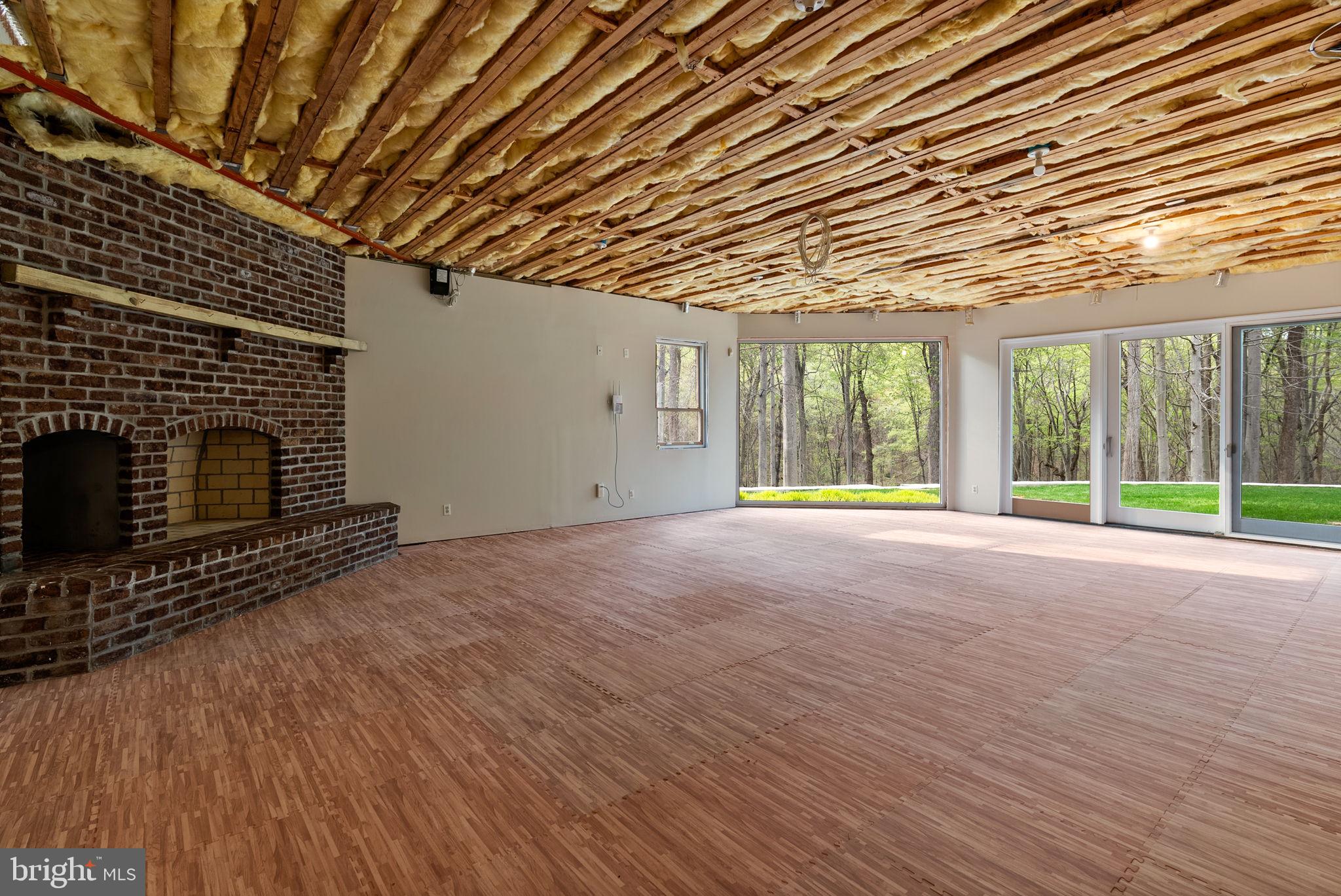 NICHOLSONS MANOR - Residential