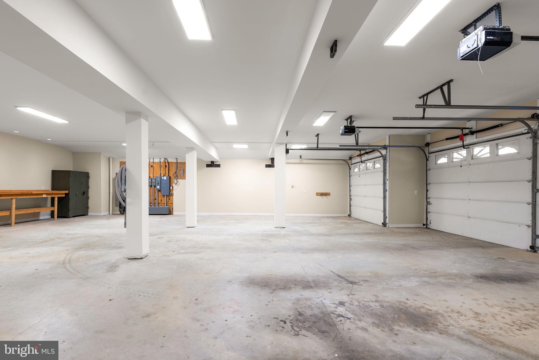 NICHOLSONS MANOR - Residential