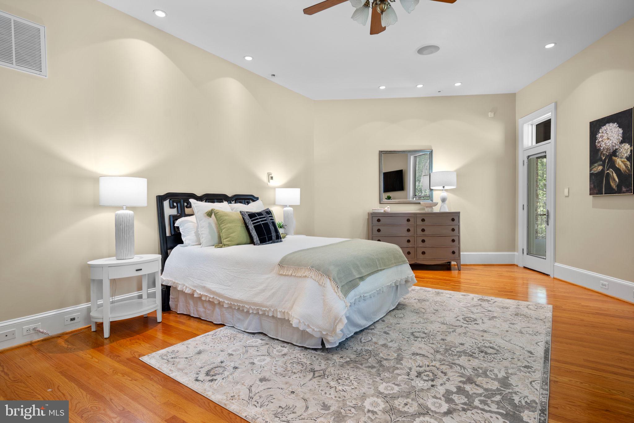 NICHOLSONS MANOR - Residential