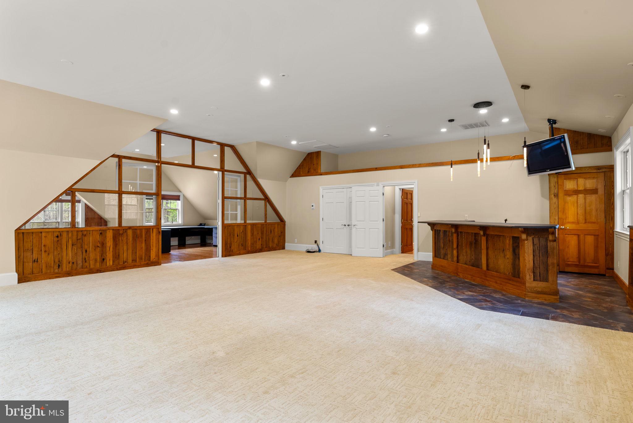 NICHOLSONS MANOR - Residential