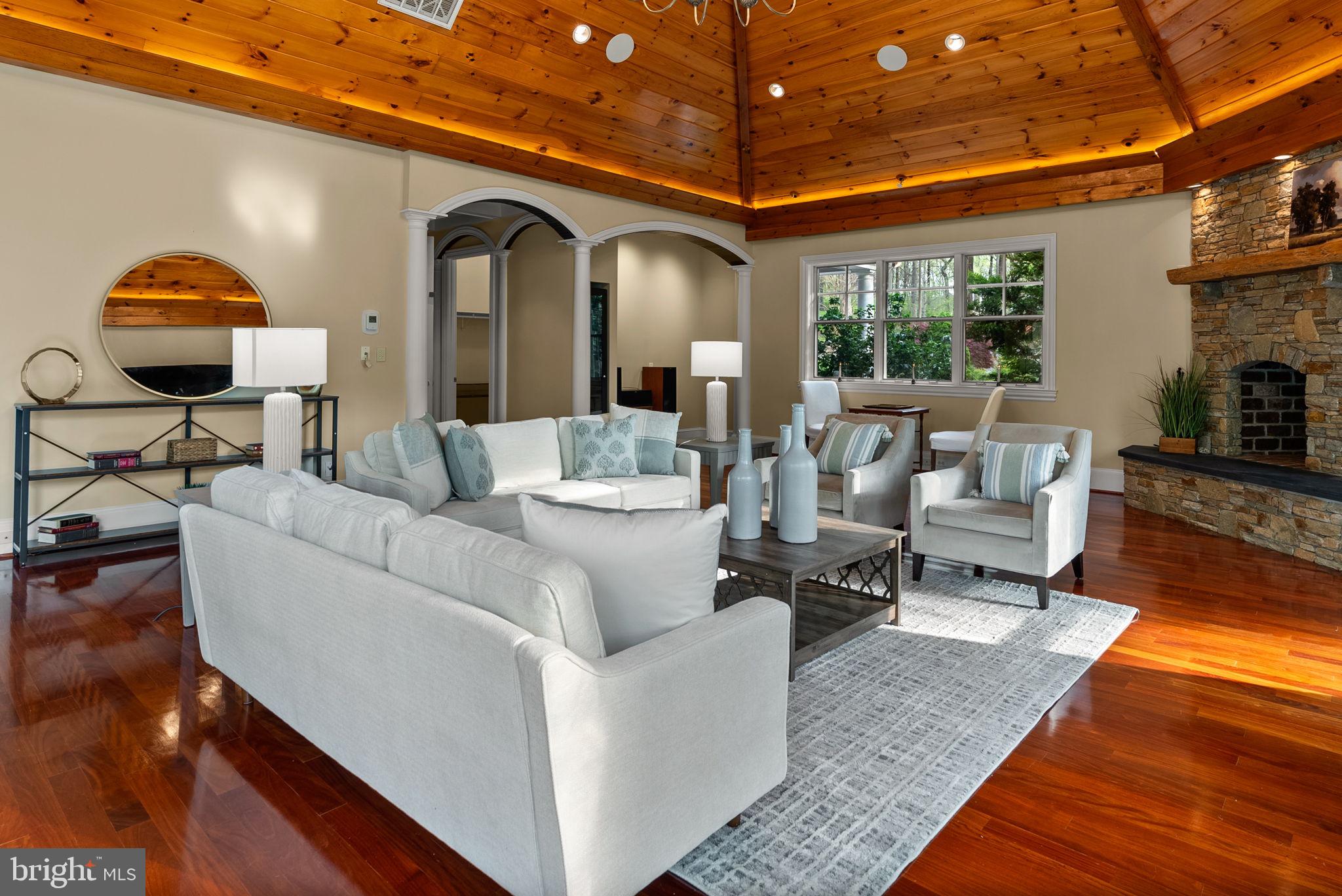 NICHOLSONS MANOR - Residential