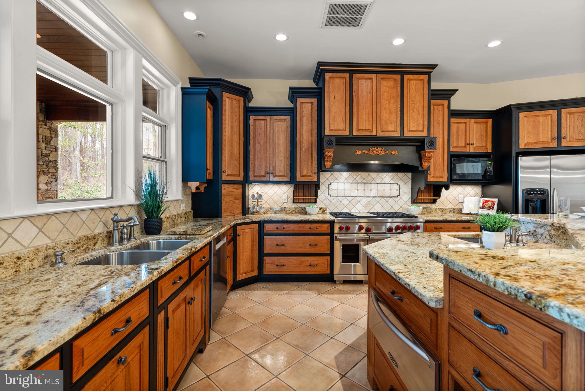 NICHOLSONS MANOR - Residential