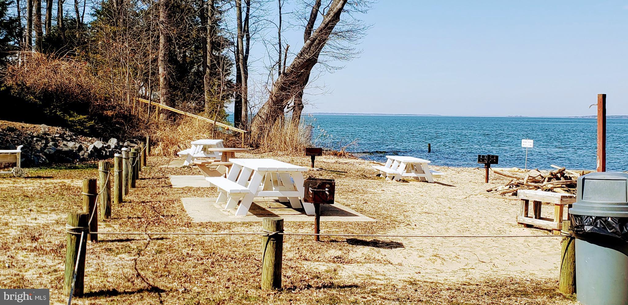 STRATFORD HARBOUR - Land
