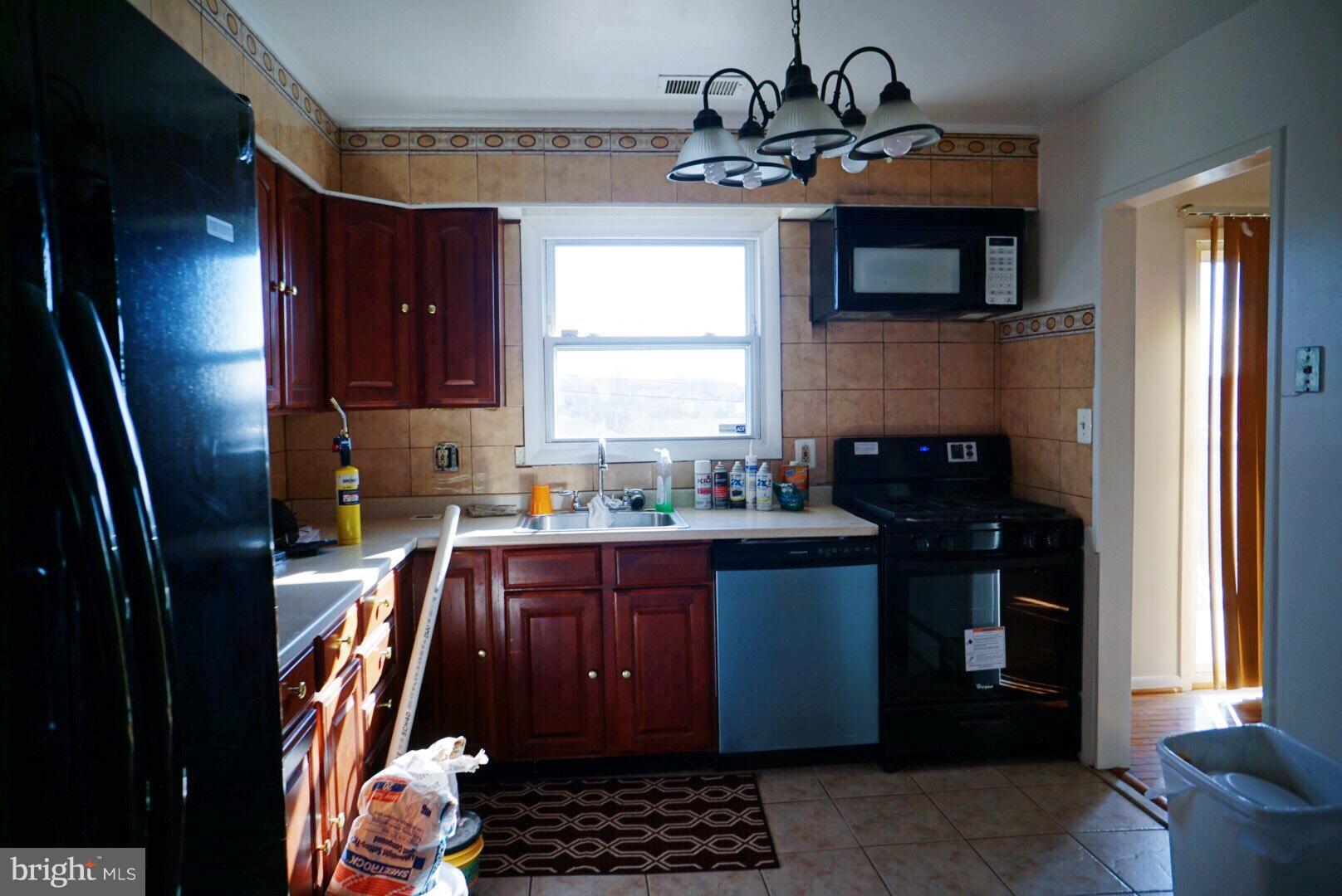 HIGH POINT - Residential Lease