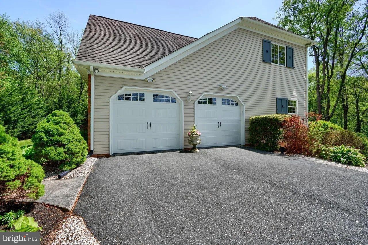 MADONNA MEADOWS - Residential