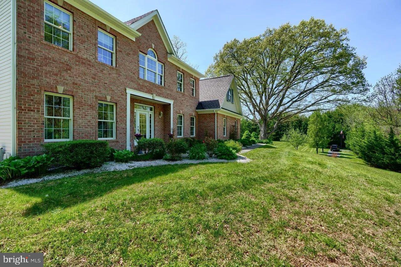 MADONNA MEADOWS - Residential