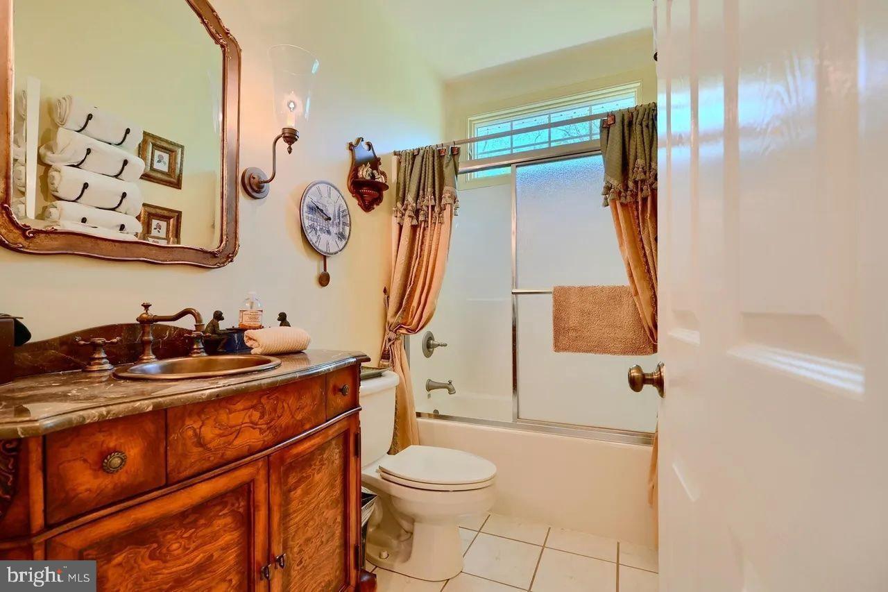 MADONNA MEADOWS - Residential