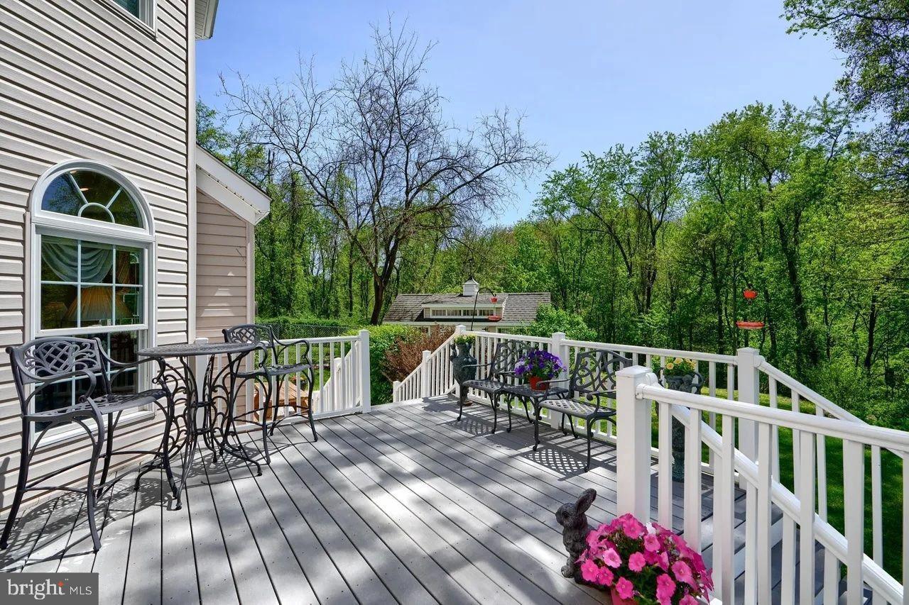 MADONNA MEADOWS - Residential