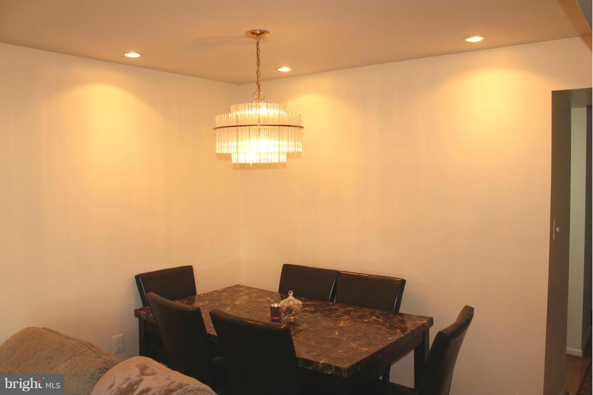 BURKE CENTRE STATION COMMONS - Residential